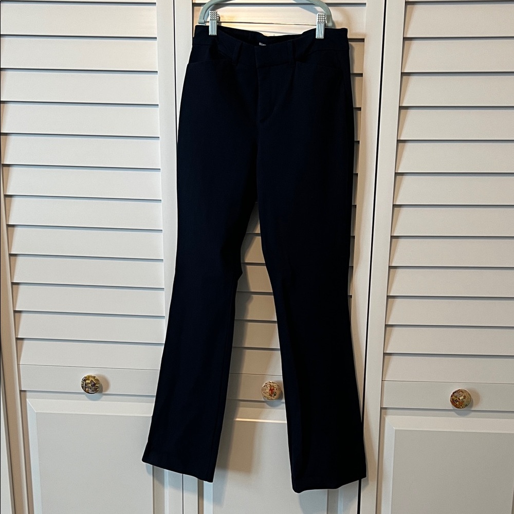 Old navy pixie flare high rise with secret smooth pockets size 8 black